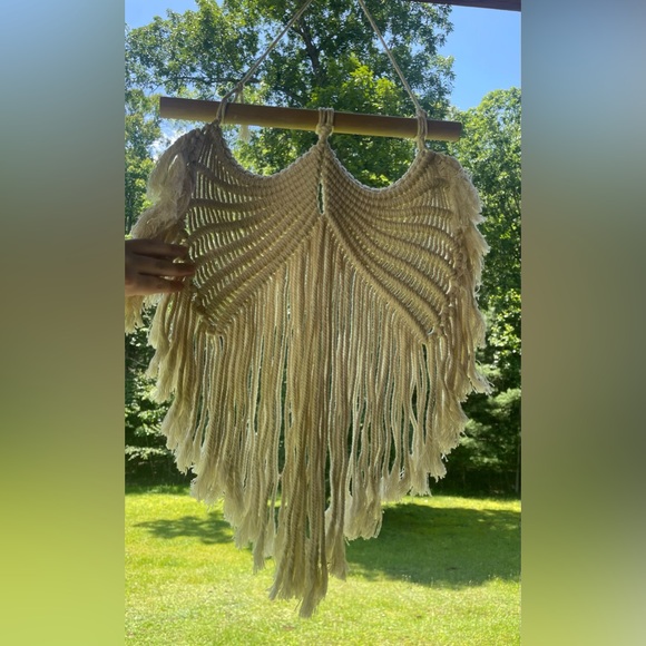 Large angel wings Macrame hanging wall art Cream colored- Hand-woven Art 🪽 - Picture 3 of 3